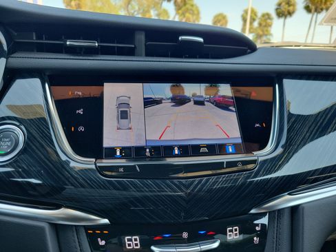 Certified 2024 Cadillac XT6 Premium Luxury w/ Technology Package AWD/4WD image 28