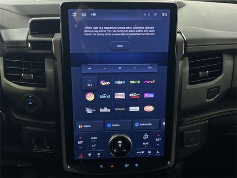 Used 2023 Ford Expedition Platinum image 18