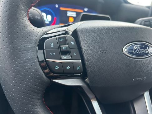 Used 2025 Ford Explorer ST-Line w/ ST-Line Street Pack image 17