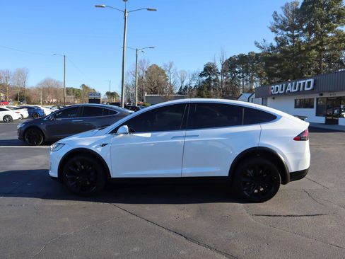 Used 2018 Tesla Model X 100D image 9