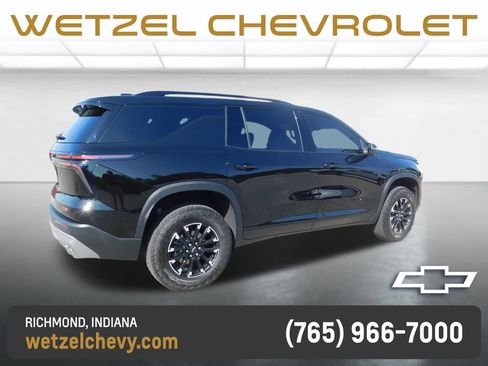 Used 2025 Chevrolet Traverse Z71 w/ Driver Confidence Package AWD/4WD image 3