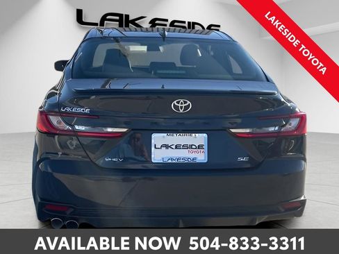 Used 2025 Toyota Camry SE image 5