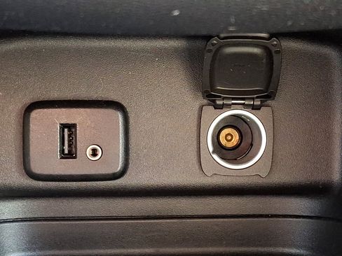 Used 2018 Chevrolet Equinox LT image 26