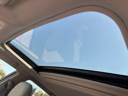 Used 2016 Toyota Camry XLE w/ Moonroof Package FWD image 10