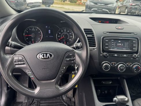 Used 2017 Kia Forte LX w/ LX Popular Package image 12