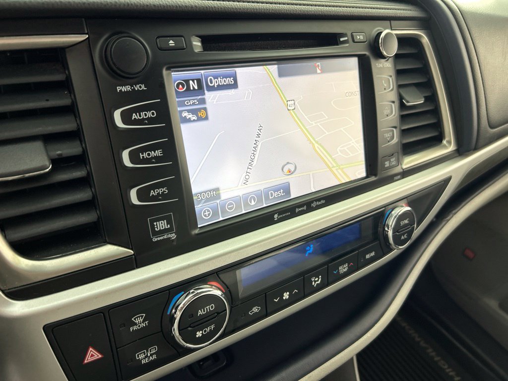 Used 2019 Toyota Highlander Limited AWD/4WD image 16