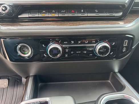 Used 2023 GMC Sierra 1500 Elevation image 19