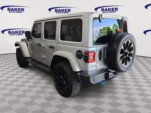 Used 2023 Jeep Wrangler Unlimited Sahara w/ Cold Weather Group AWD/4WD image 7