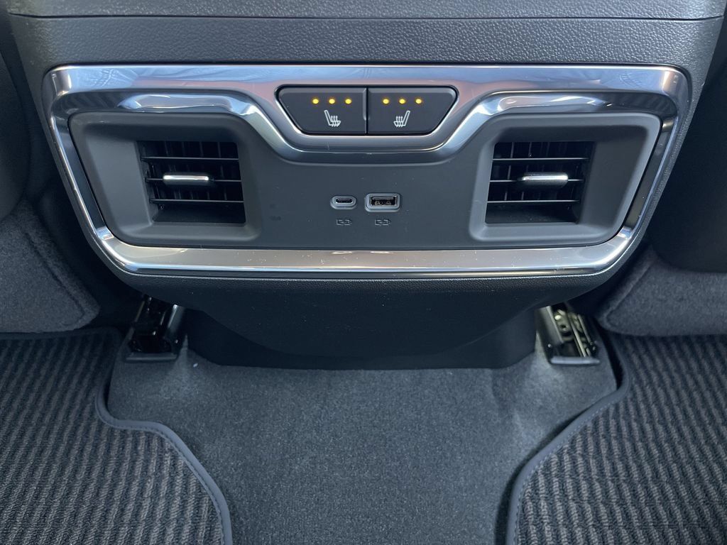 New 2026 GMC Sierra 3500 Denali Ultimate w/ LPO, Black Badging Package AWD/4WD image 22