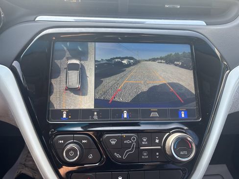 Used 2020 Chevrolet Bolt Premier w/ Infotainment Package FWD image 20