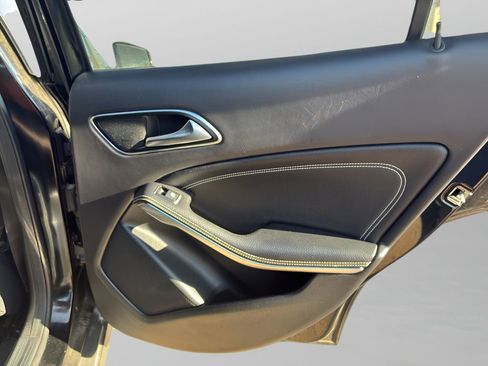 Used 2019 Mercedes-Benz GLA 250 4MATIC image 15