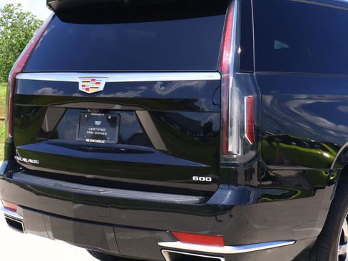 Used 2024 Cadillac Escalade ESV Premium Luxury Platinum AWD/4WD image 11