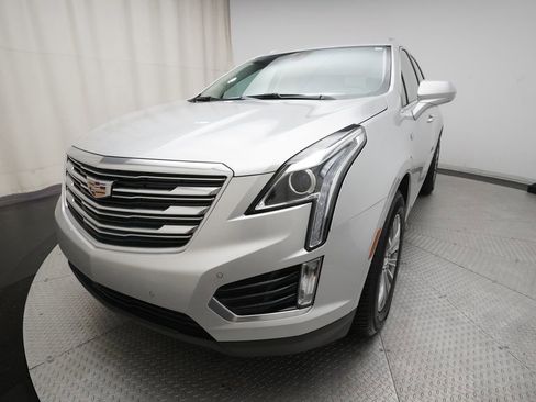 Used 2018 Cadillac XT5 Luxury w/ Driver Awareness Package AWD/4WD image 12