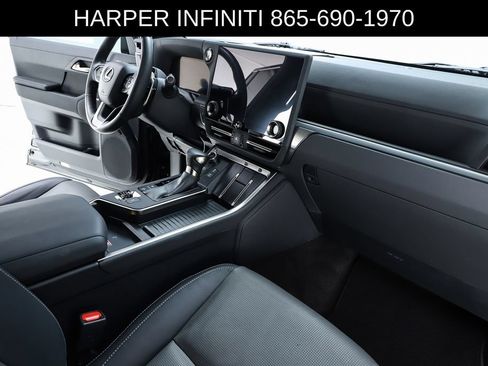 Used 2024 Lexus GX 550 w/ Accessory Package (31) AWD/4WD image 33