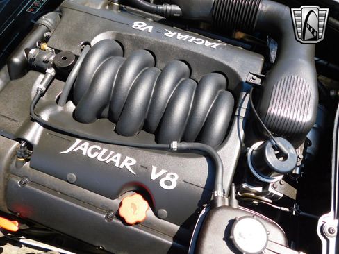 Used 1998 Jaguar XK8 Convertible image 15