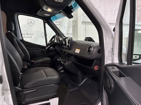 New 2025 Mercedes-Benz Sprinter 2500 image 10