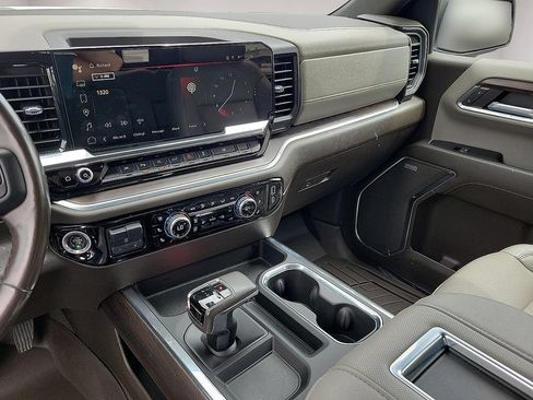Used 2022 GMC Sierra 1500 SLT AWD/4WD image 20