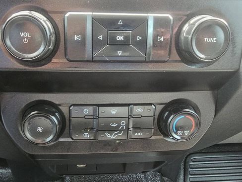 Used 2020 Ford F250 XL w/ Power Equipment Group AWD/4WD image 13