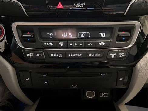 Used 2021 Honda Pilot Touring image 39