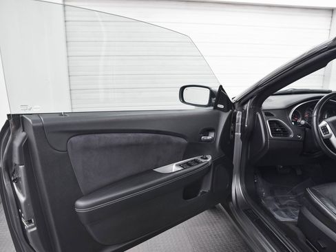 Used 2012 Chrysler 200 S image 9