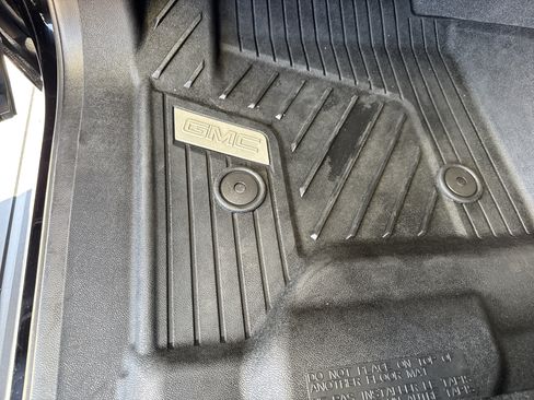 Used 2020 GMC Yukon Denali w/ Open Road Package image 18