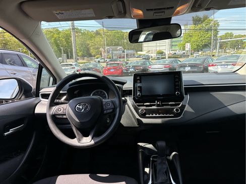 Used 2020 Toyota Corolla LE FWD image 17