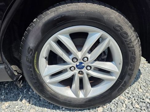 Used 2017 Ford Edge SEL w/ Equipment Group 201A FWD image 10