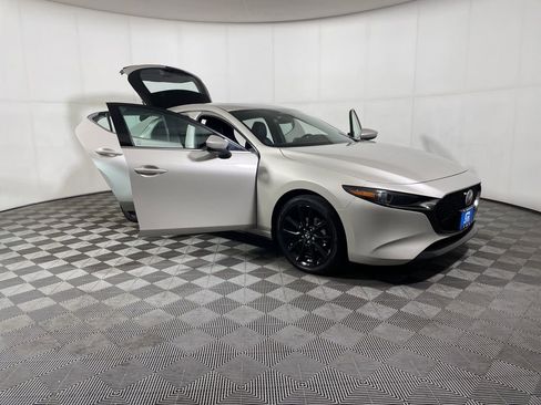 Used 2025 MAZDA MAZDA3 2.5 S Premium Package image 9