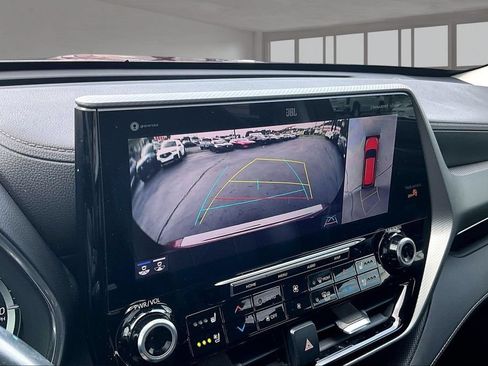 Used 2020 Toyota Highlander Platinum AWD/4WD image 21