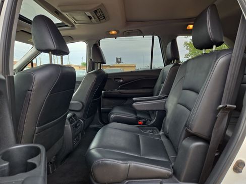 Used 2017 Honda Pilot Elite image 13