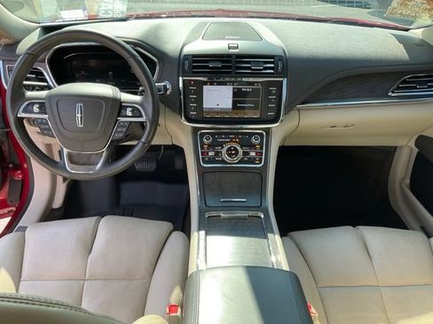 Used 2017 Lincoln Continental Select w/ Climate Package AWD/4WD image 4