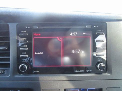 Used 2019 Toyota Sienna XLE FWD image 14