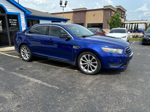 Used 2013 Ford Taurus Limited FWD image 4