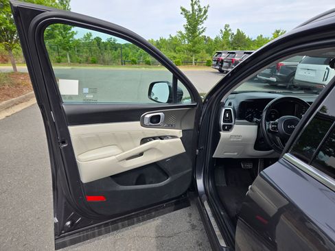 Used 2023 Kia Sorento SX Prestige w/ Panoramic Sunroof Package AWD/4WD image 20