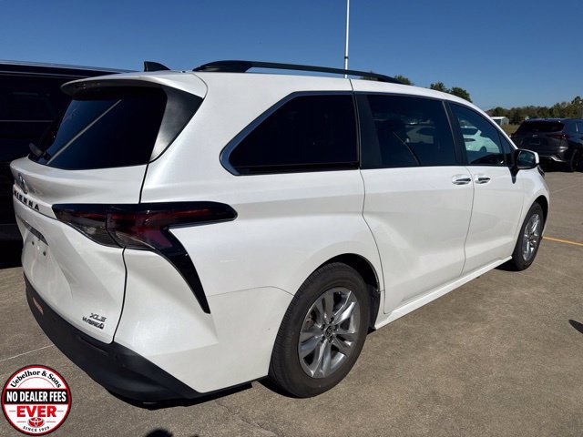 Used 2023 Toyota Sienna XLE w/ XLE Plus Package AWD/4WD image 7
