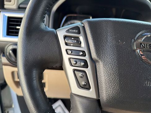 Used 2017 Nissan Titan SV AWD/4WD image 26