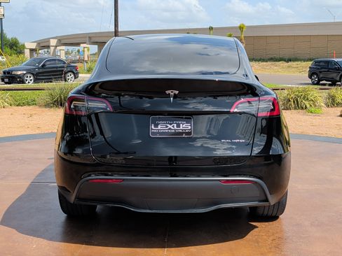 Used 2024 Tesla Model Y Long Range AWD/4WD image 3
