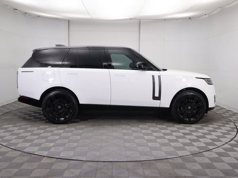 Used 2024 Land Rover Range Rover Autobiography image 4