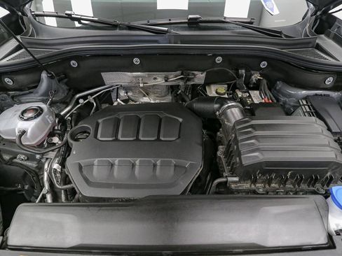 Certified 2025 Volkswagen Atlas Peak Edition SE AWD/4WD image 18