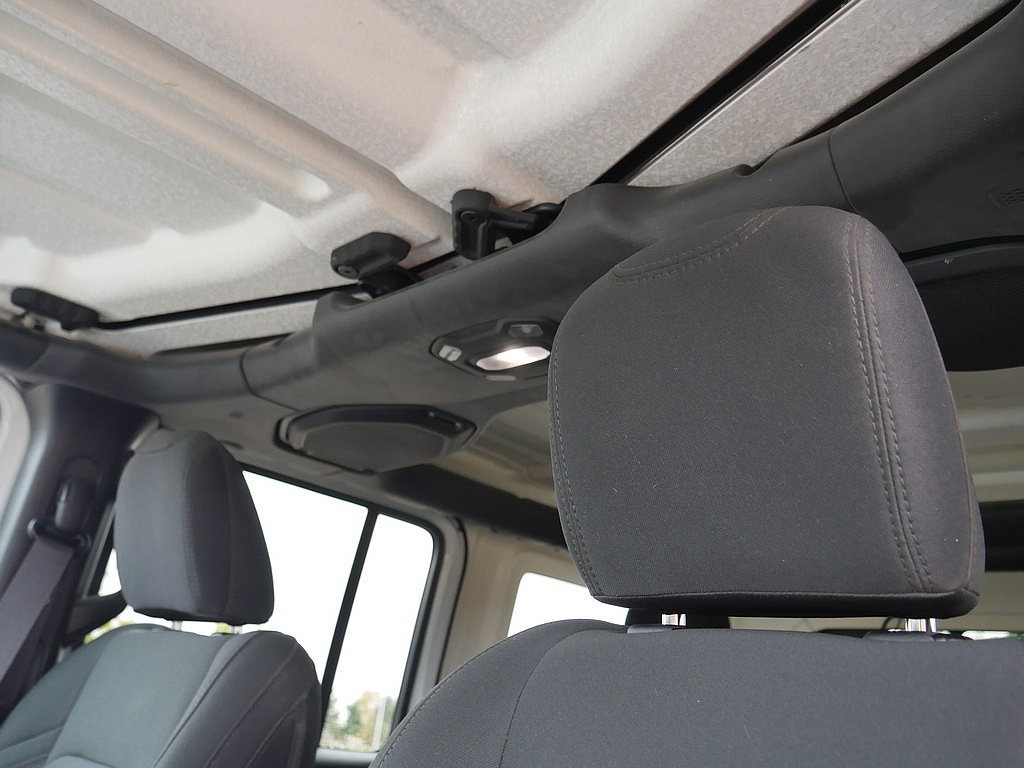 Used 2018 Jeep Wrangler Unlimited Sport AWD/4WD image 47