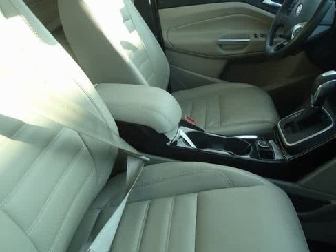 Used 2017 Ford C-MAX Titanium w/ Equipment Group 301A image 8