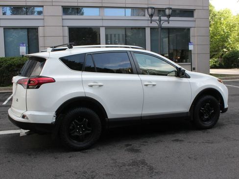 Used 2018 Toyota RAV4 LE w/ All Weather Liner Package AWD/4WD image 7
