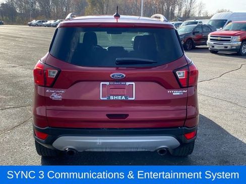 Used 2019 Ford Escape Titanium image 4