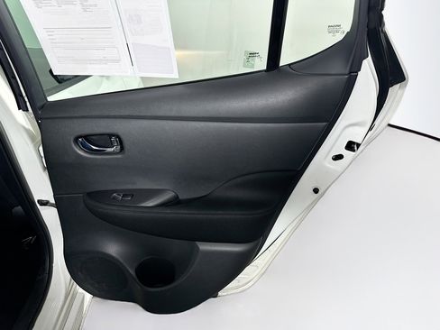 Used 2023 Nissan Leaf S image 28