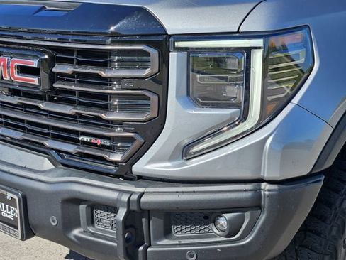 Used 2023 GMC Sierra 1500 AT4X AWD/4WD image 9
