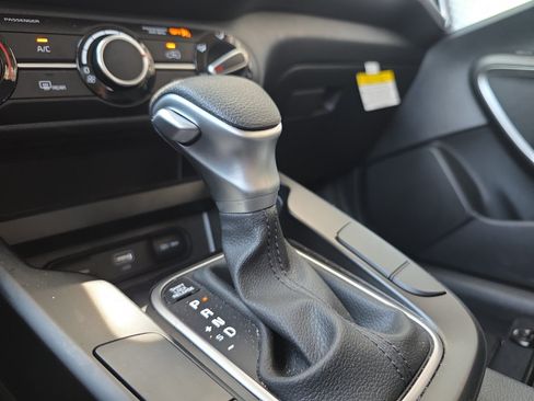 Certified 2025 Kia Soul LX w/ LX Technology Package FWD image 20