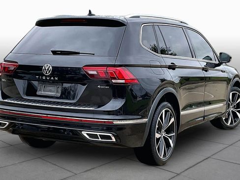 Used 2022 Volkswagen Tiguan SEL R-Line AWD/4WD image 13