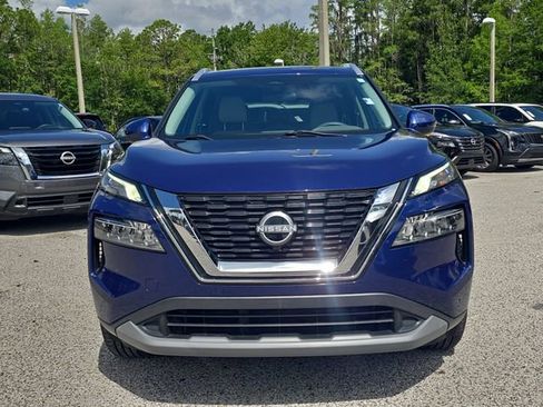 Certified 2023 Nissan Rogue SV w/ SV Premium Package FWD image 3