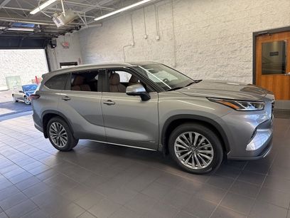 Certified 2025 Toyota Highlander XLE