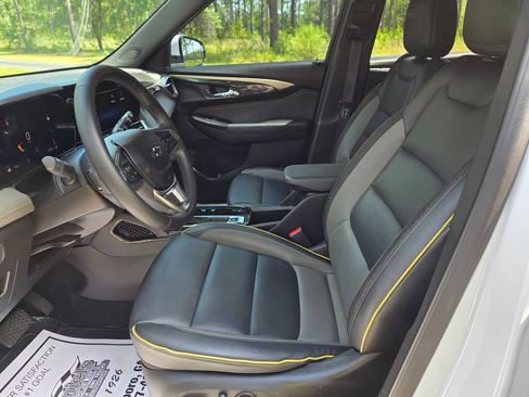 Used 2024 Chevrolet TrailBlazer ACTIV w/ Convenience Package FWD image 13